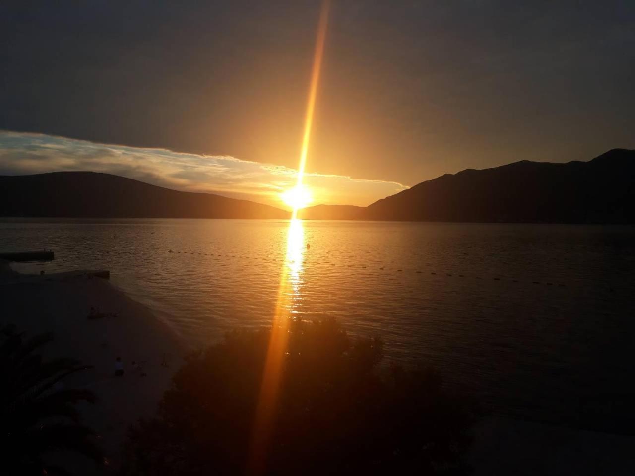 " Tiamat " Apartmani Tivat Luaran gambar